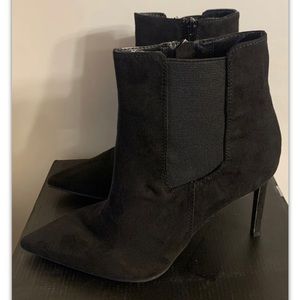 International Concepts Katalina Black Micro Booties